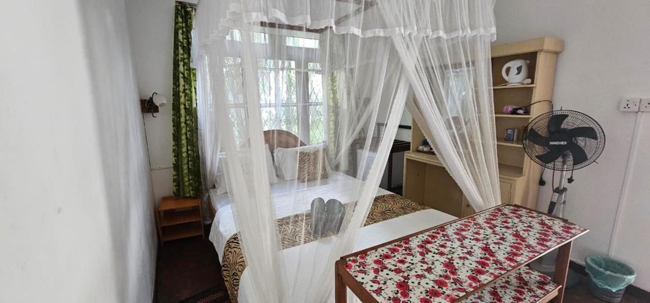 Hilltop Guest House Ella Bagian luar foto