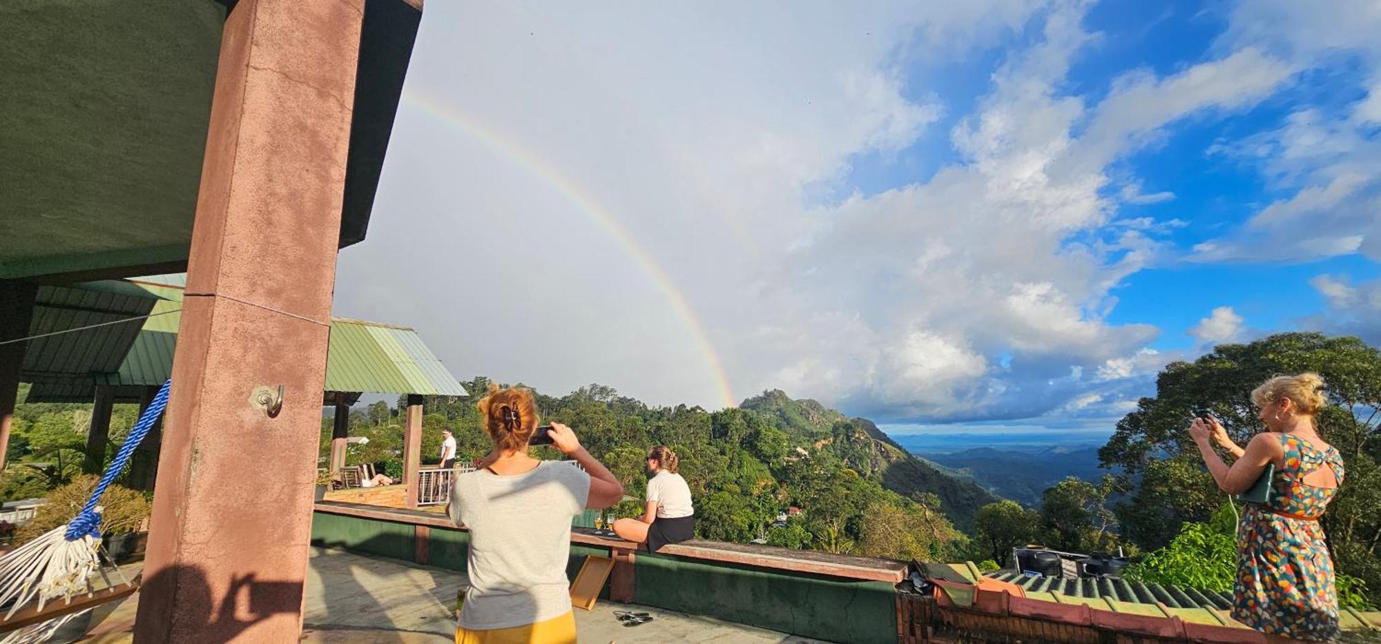 Hilltop Guest House Ella Bagian luar foto